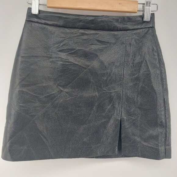 Wilfred Aritzia Black Vegan Leather Mini Skirt Size 0 - Picture 1 of 5